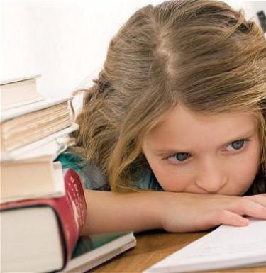 Как заставить ребенка делать уроки без слез и скандалов